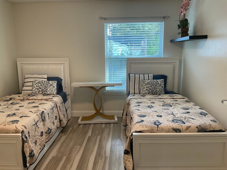 Twin beds - 2692 Cedarbrooke Dr