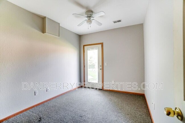 Building Photo - 1111 N Byrne Rd