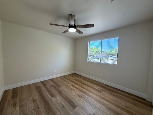 Building Photo - REMODELED TWO BEDROOM IN DOWTOWN!