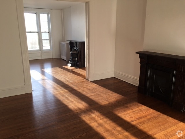 Building Photo - 108 4th St
