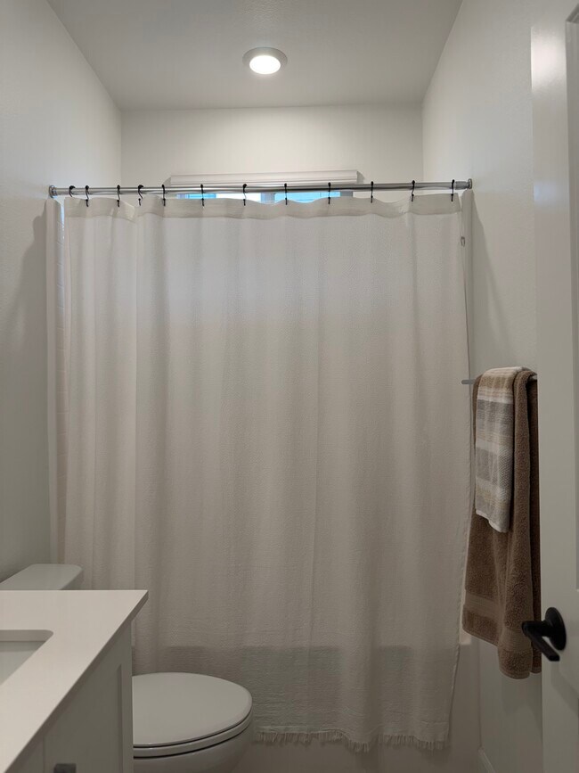 Building Photo - 2115 Senita Dr