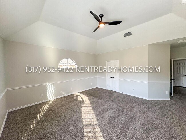 Building Photo - 2221 Overton Dr