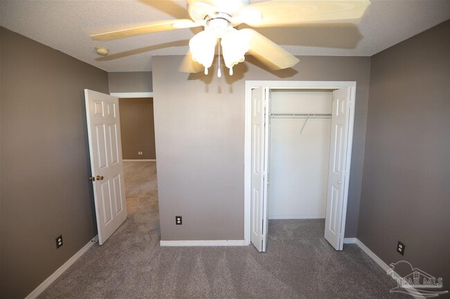 Building Photo - 319 Mizzen Ln