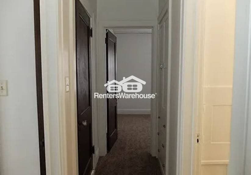 Building Photo - 2354 Benjamin St NE