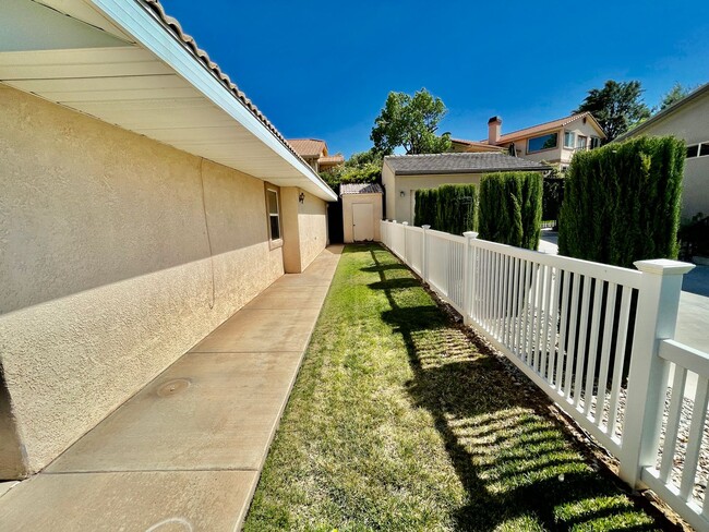 Building Photo - 3-BR Pet-Friendly Home in Bloomington Hills