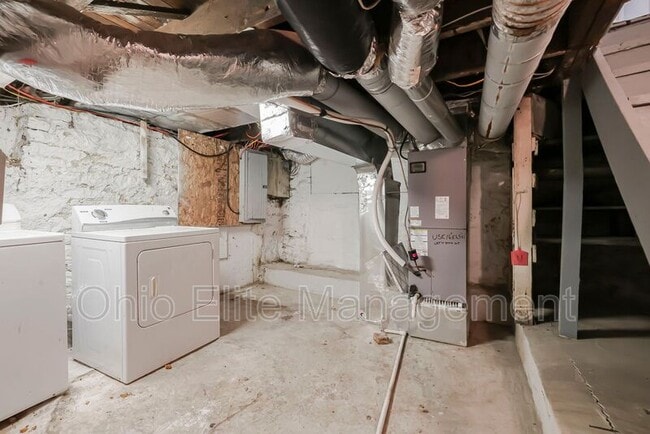 Building Photo - 1999 W Broad St