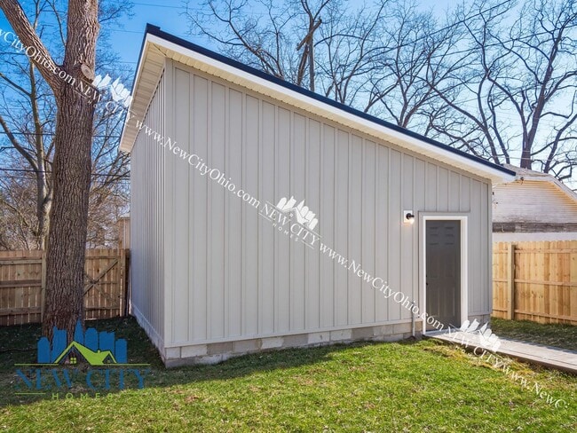 Building Photo - Recently Built Single Family Home! 2 Bedroom, 1.5 Bathrooms!