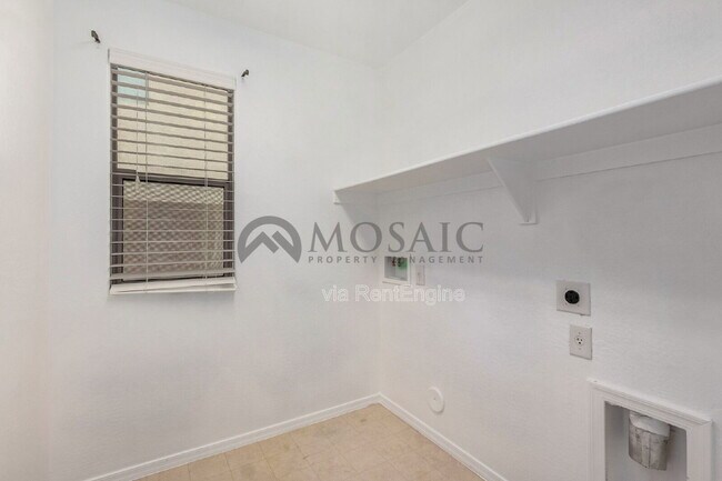 Building Photo - 7019 S 45th Ave