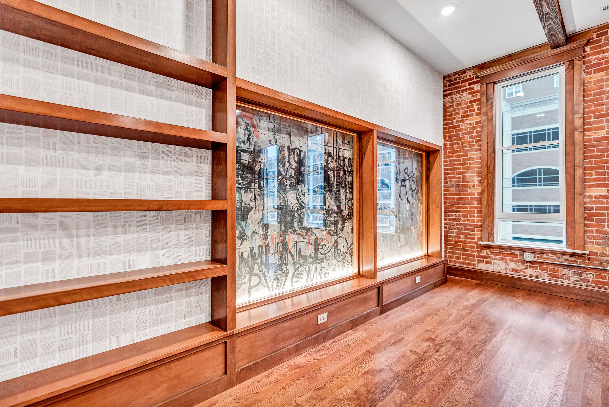 Building Photo - 316 4th St S