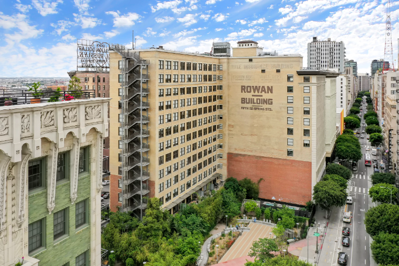 Building Photo - 460 S Spring St