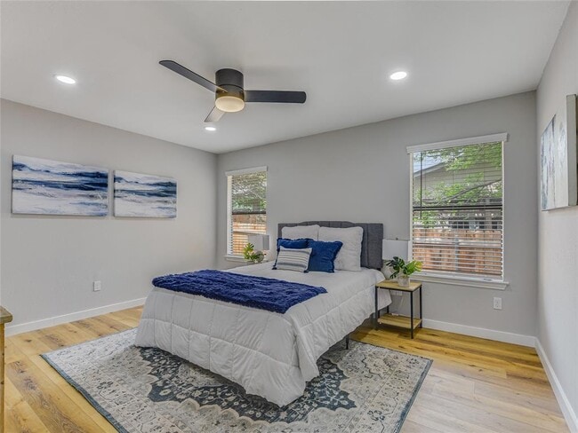 Building Photo - 12900 Campos Dr