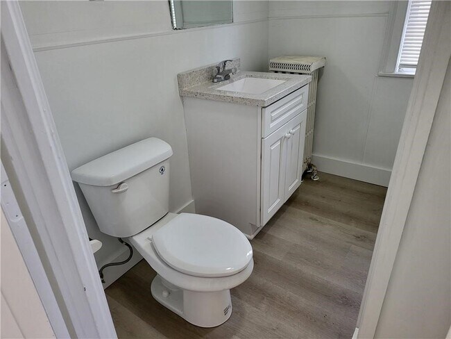 Building Photo - 757 Holt Rd