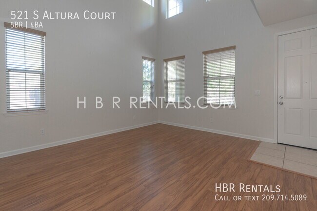 Building Photo - 521 S Altura Ct