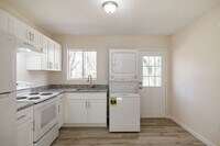Building Photo - Fully Updated 2-Bedroom Home with Spacious Backyard & Prime East Athens Location!