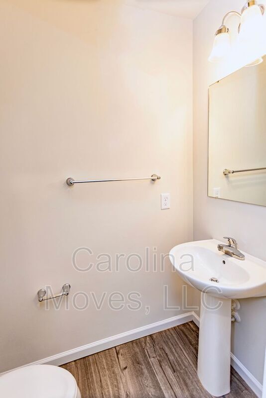 Building Photo - 303 Maplestead Farms Ct
