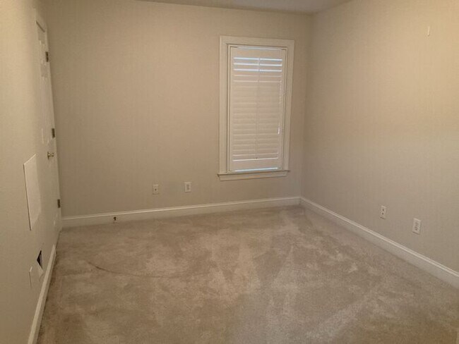 Building Photo - 104 Garden Trail Ln