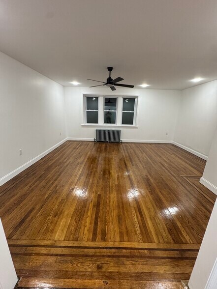 Primary Photo - 5 Edgar Ter