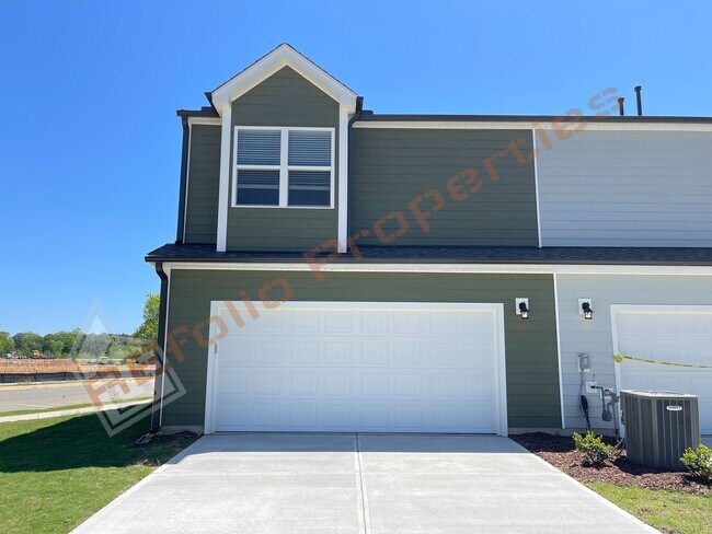 Building Photo - 2421 Hedge Maple Dr