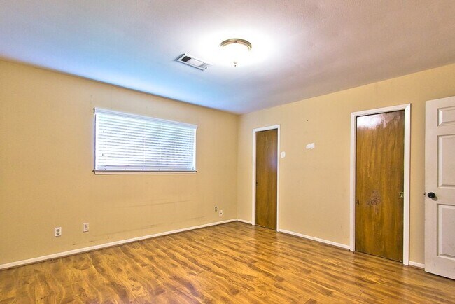 Building Photo - 8234 Misty Vale Ln