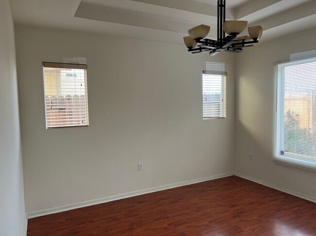 Building Photo - 12038 Ratner St