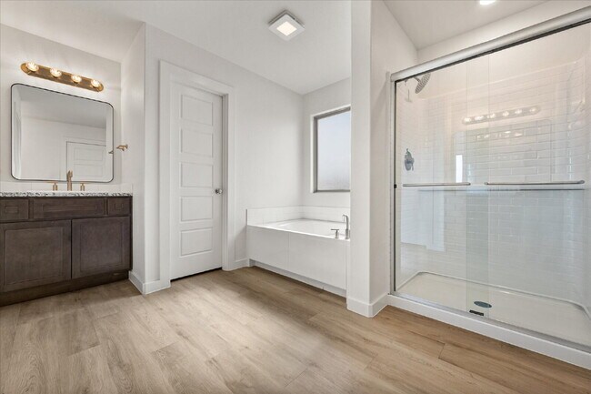 Building Photo - Beautiful New Build Home in Cypress Ranch!