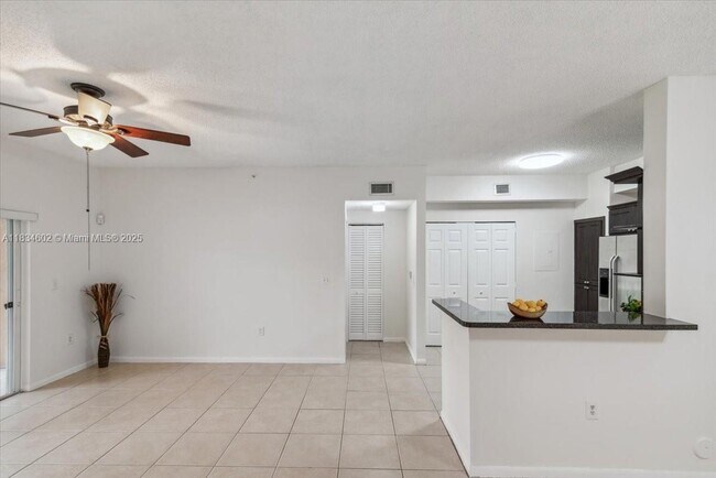 Building Photo - 6952 SW 39th St