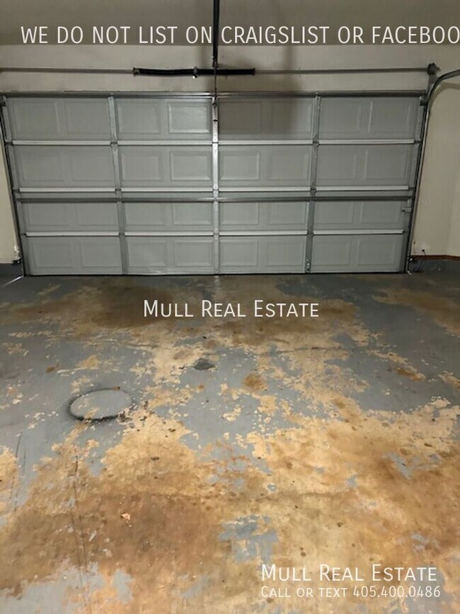 Building Photo - 2824 Silvertree Dr