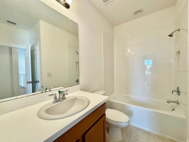 Building Photo - 34159 Astoria Cir