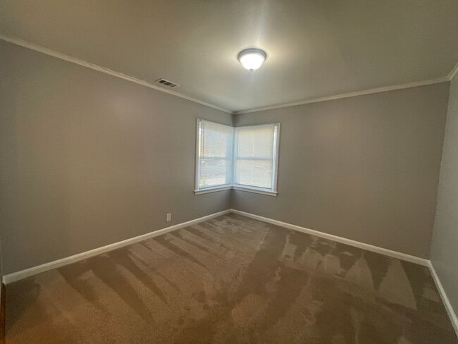Building Photo - A Colma Gem!