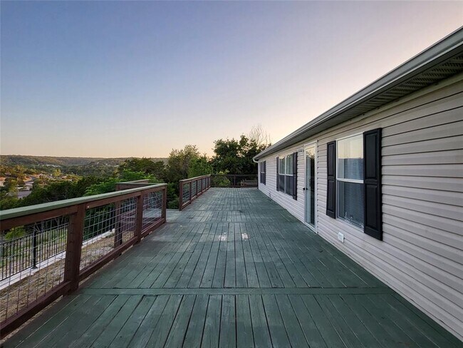 Building Photo - 21518 Cherry Hollow Dr