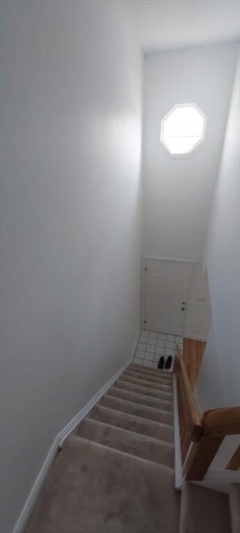 Building Photo - 442 Dana Farms