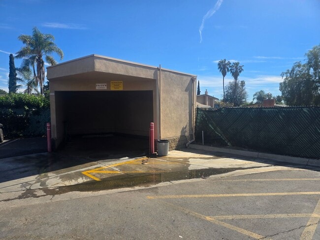 Building Photo - 1 Bed 1 Bath Close to Lake Murray