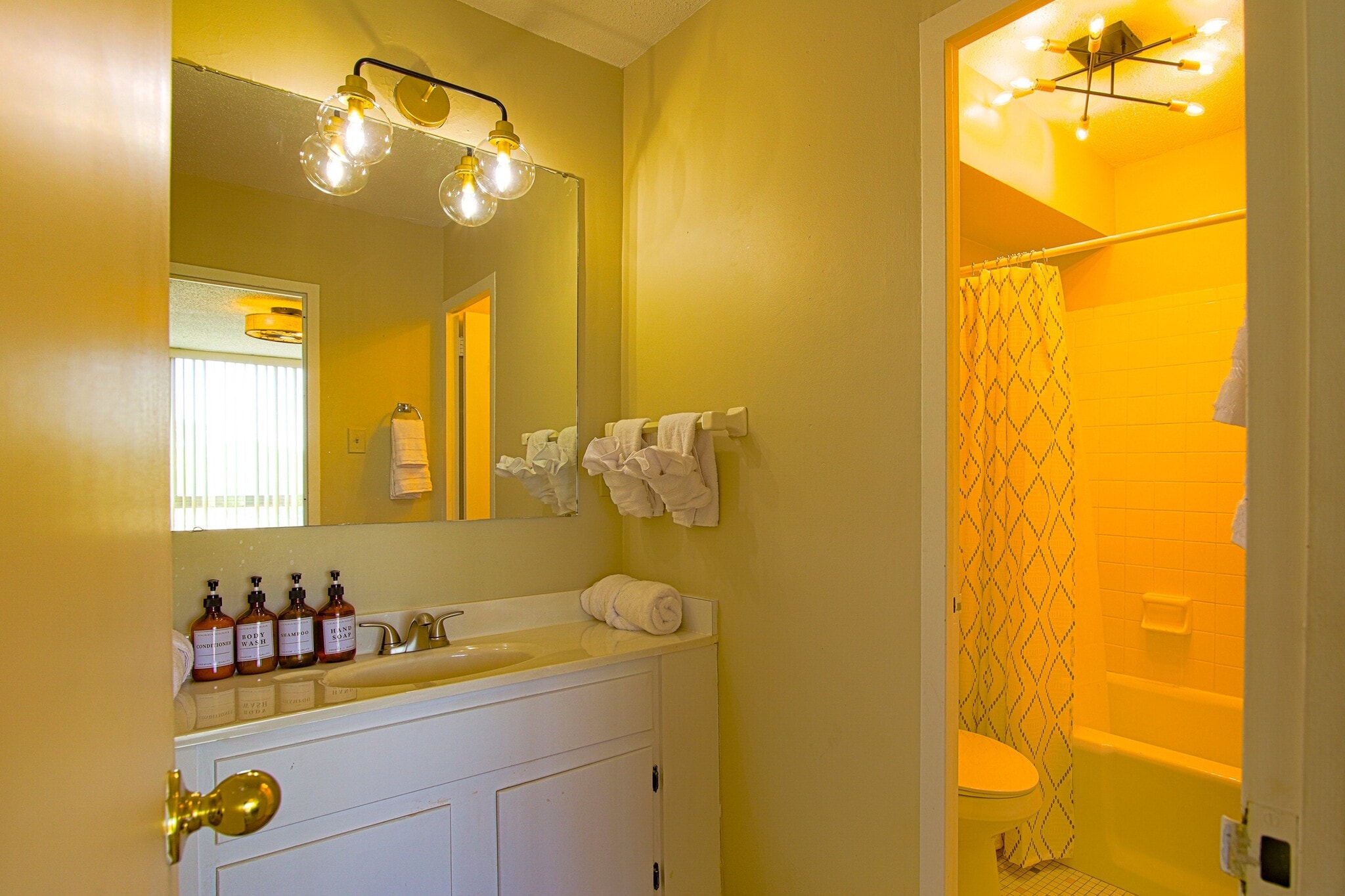 Vanity - 3080 Walnut Grove Rd