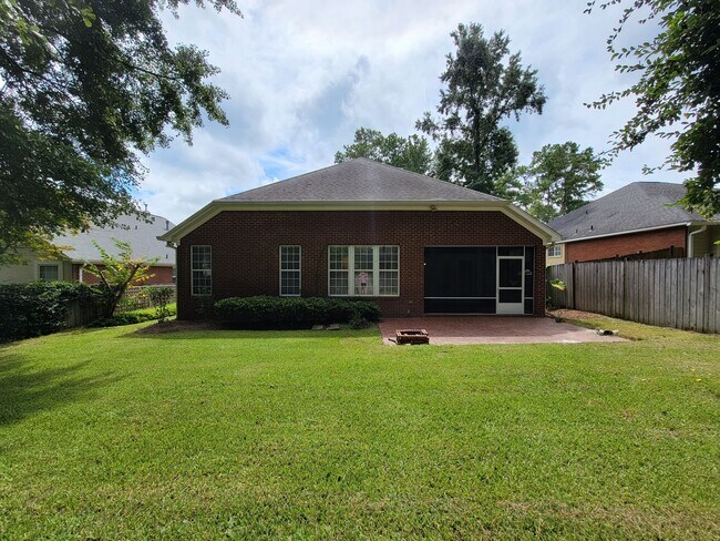 Building Photo - 3 bedroom home for rent in golden eagle's gated community, available July 6 2026, 2 car garage, f...