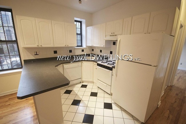 Building Photo - 325 1st Street
