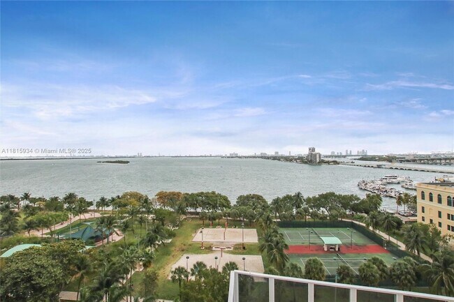 Building Photo - 1756 N Bayshore Dr