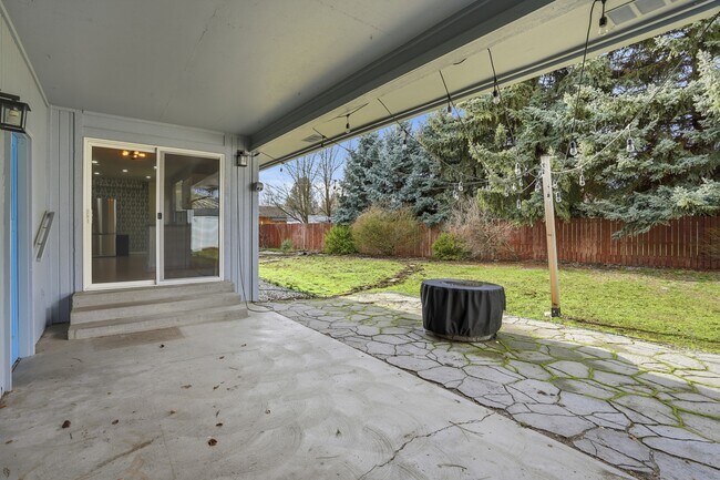 Building Photo - 11721 N Lincoln Ct