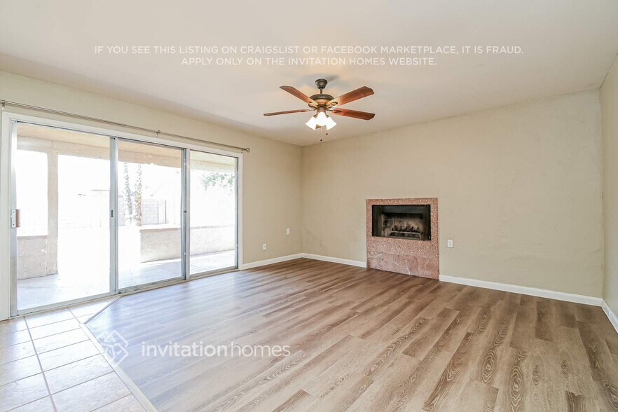 Building Photo - 2742 S Las Palmas