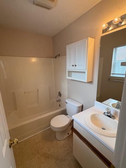 Building Photo - 3208 Parkway Ct