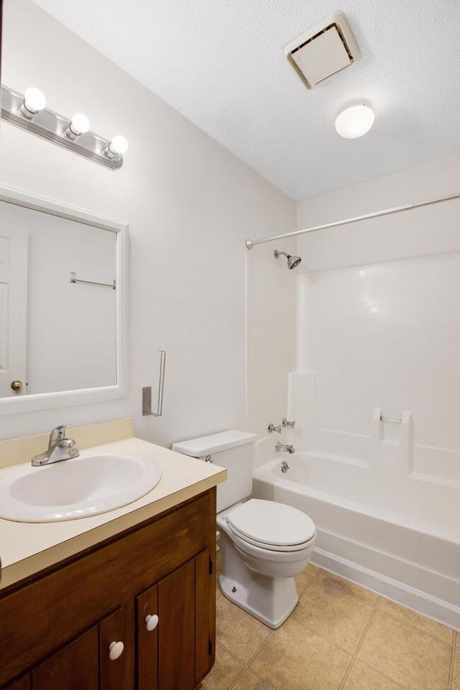 Building Photo - 205 Corey Ct