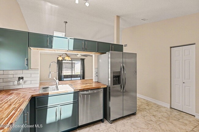 Building Photo - 3695 Brentwood Ct