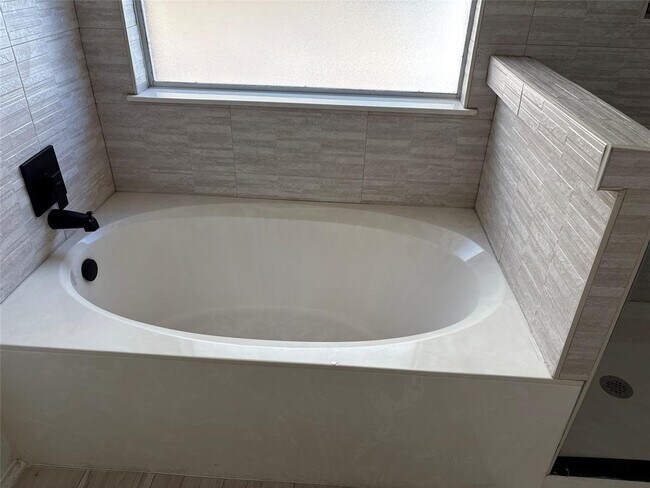 Building Photo - 208 Gila Cliff Dr