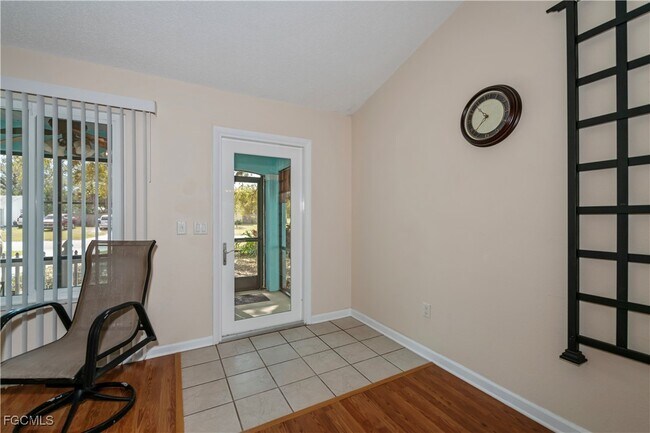 Building Photo - 4001 E Sunflower Cir