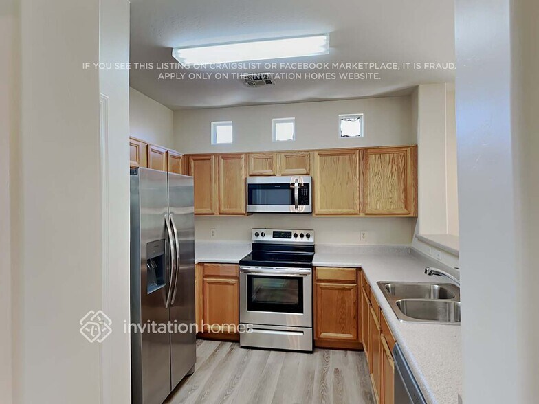 Building Photo - 1514 S Roadrunner Dr