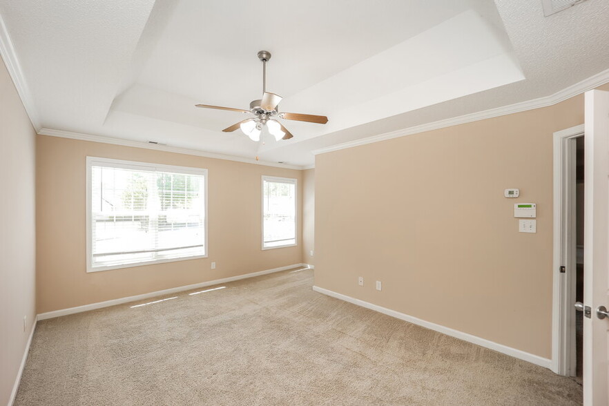 Building Photo - 44 Avondale Cir