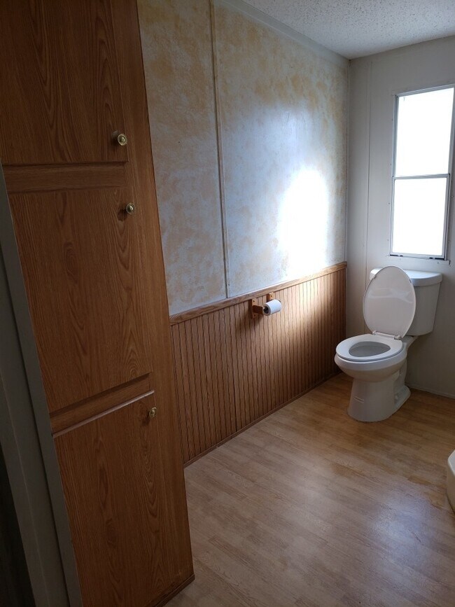 Building Photo - New on Market!