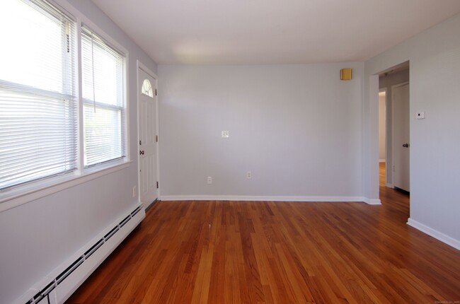 Building Photo - 261 East Ave