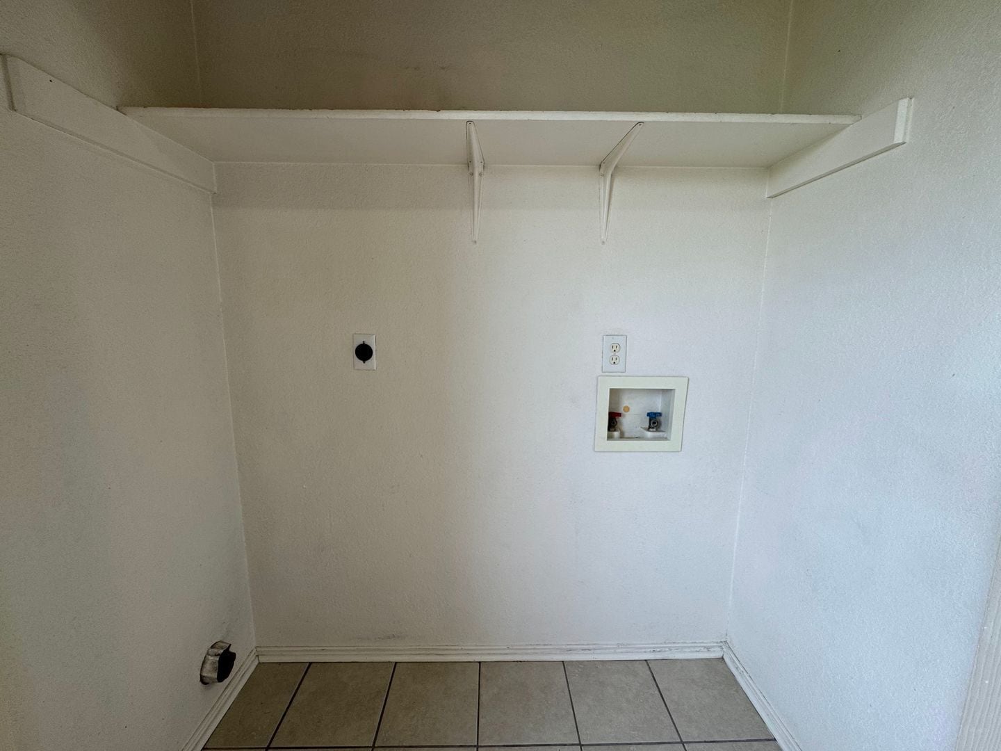 Building Photo - 4506 Deek Dr