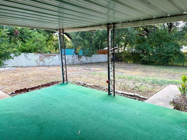 Building Photo - 11401 Indianhead Dr