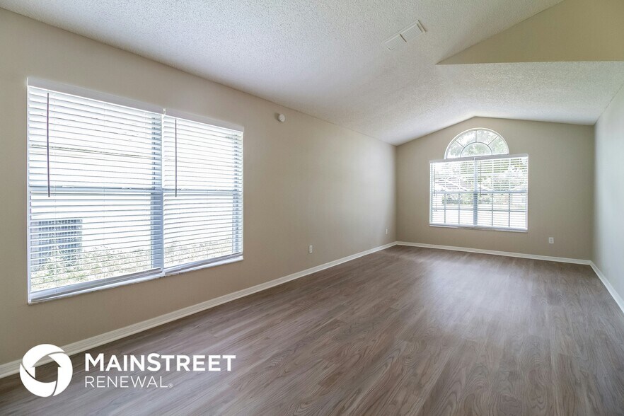 Building Photo - 2826 Delcrest Ct